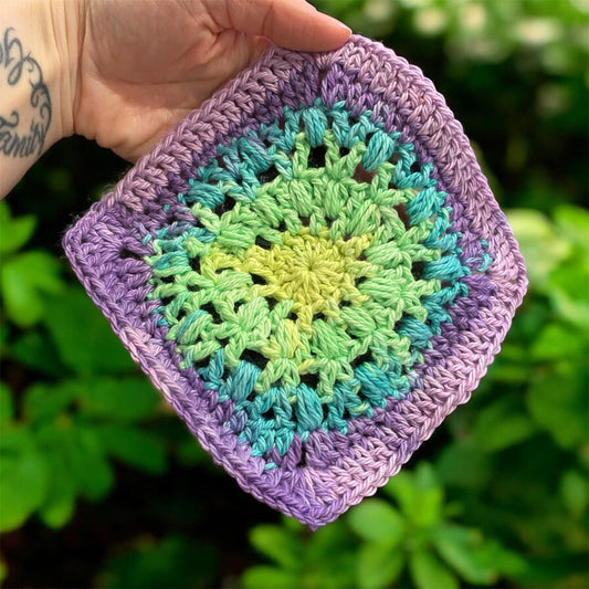 Very Vintage Granny Square Crochet Pattern